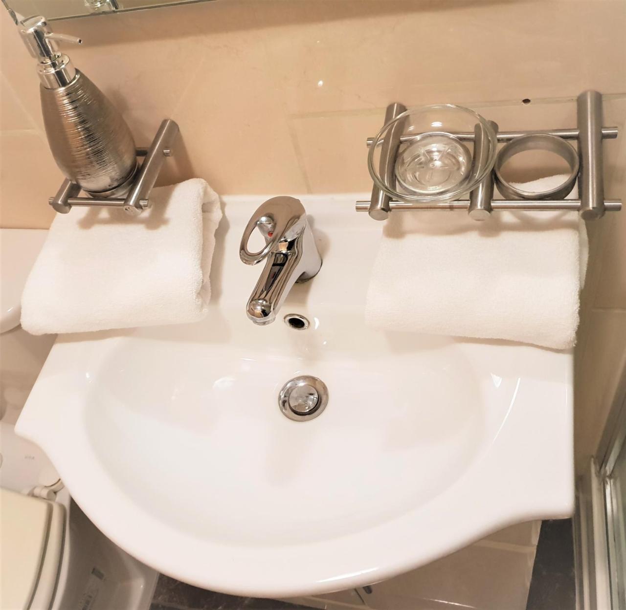 The King William Hotel London Bagian luar foto