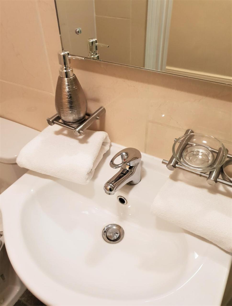 The King William Hotel London Bagian luar foto